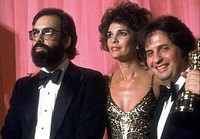 Michael Cimino, recevant son oscar pour Voyage au bout de l'enfer